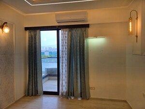 Room in 2 BHK Apartment at M3M Skywalk, Sector 74 – for Sale