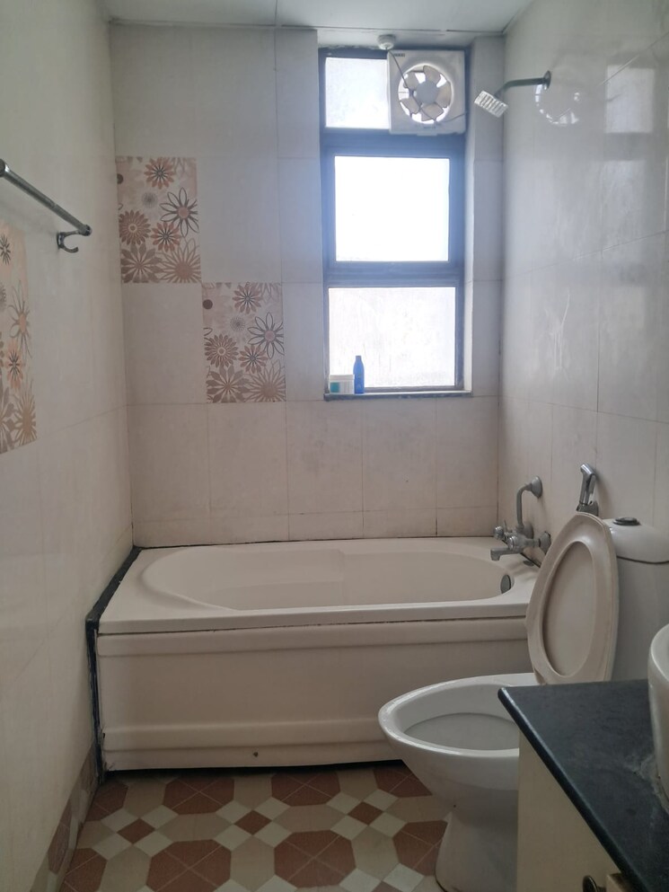 Master Bedroom, smart-world-gems 2.5 Bedroom 1400 Sq.Ft. Apartment In Sector 89 Gurgaon 9265785