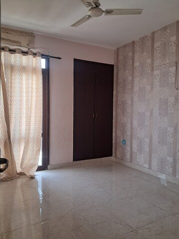 Building Lobby in 2.5 BHK Apartment at Smart World Gems, Sector 89 – for Rent