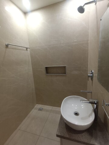 Bathroom in 1 BHK Apartment at Sector 42 – for Rent