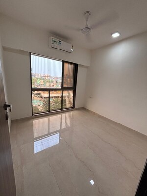 Room in 2 BHK Apartment at Platinum Prive, Andheri West – for Rent