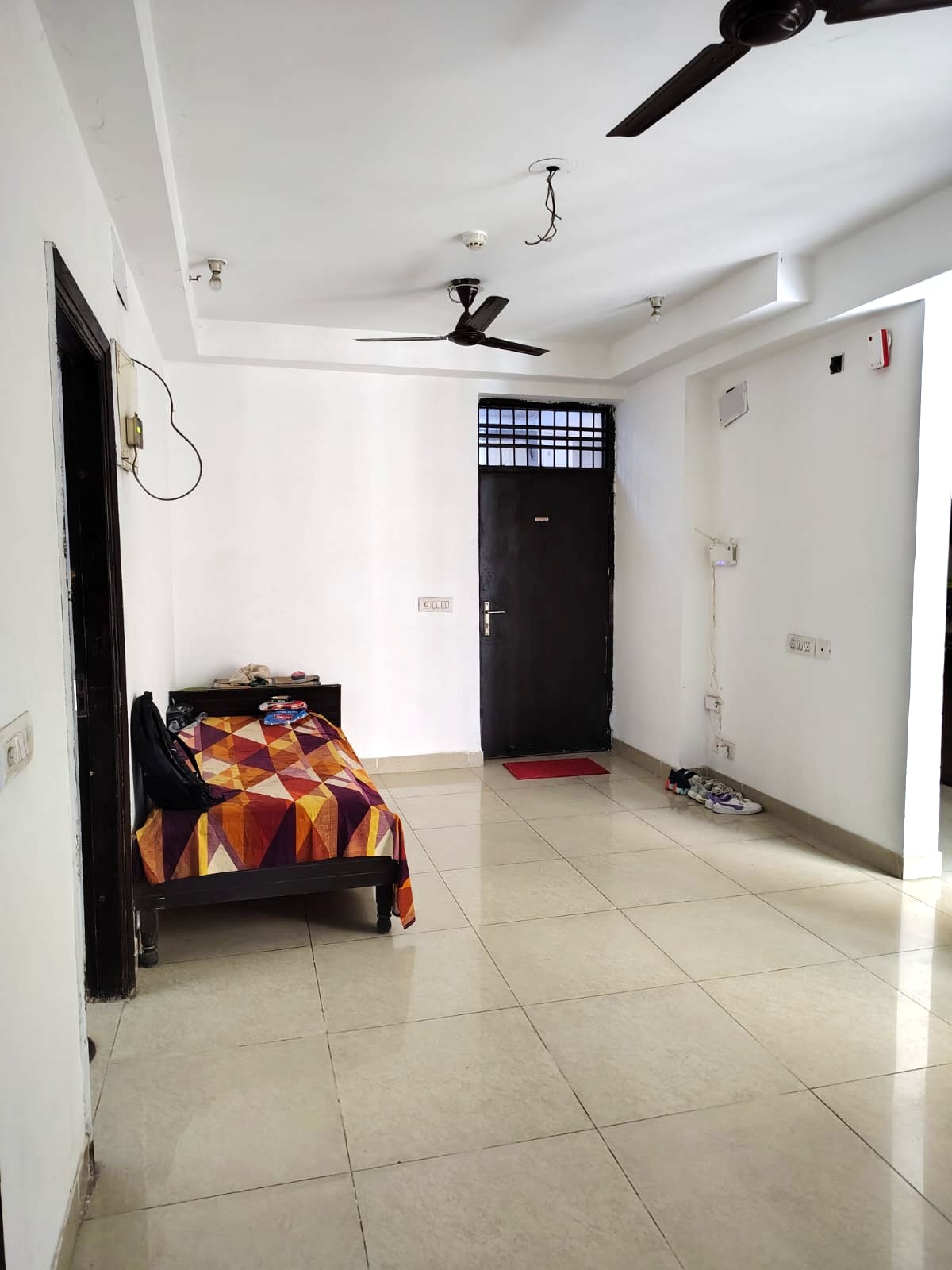 2 BHK Apartment For Sale in Ajnara Le Garden