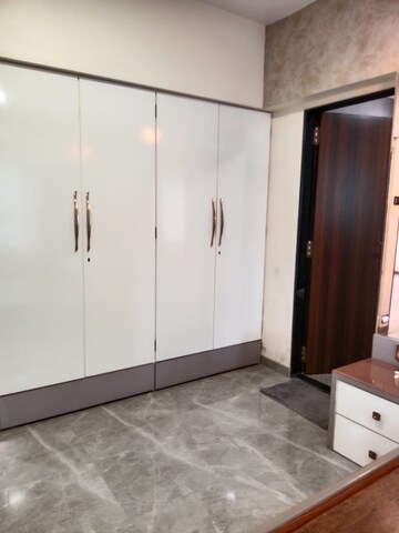 Room in 2 BHK Apartment at Brookhill Tower, Andheri West – for Rent