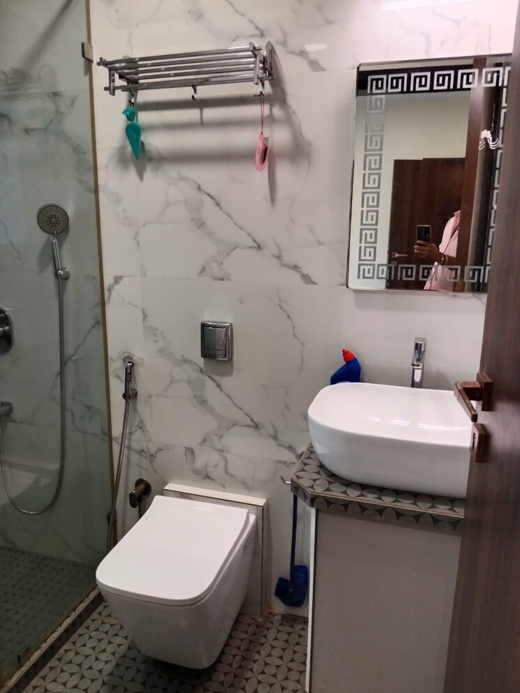 Bathroom, brookhill-tower 2 Bedroom 750 Sq.Ft. Apartment In Andheri West Mumbai 9265897