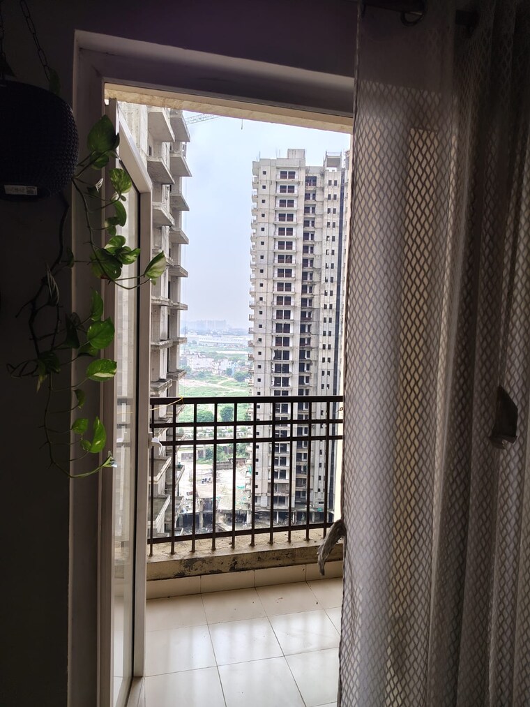 Balcony, ajnara-le-garden 2 Bedroom 995 Sq.Ft. Apartment In Sector 16b Greater Noida Greater Noida 9265908