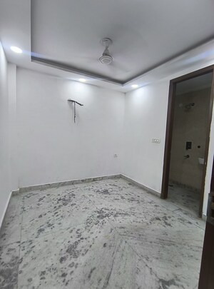 Master Bedroom in 2 BHK Builder Floor at Govindpuri – for Rent