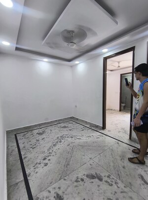 2 BHK Builder Floor For Rent in Govindpuri