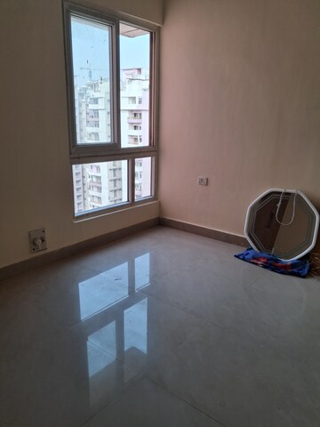 Furnished Amenities in 2 BHK Apartment at Gaurs Siddhartham, Siddharth Vihar – for Rent