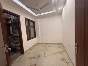Room in 3 BHK Apartment at Ireo Victory Valley, Sector 67 – for Rent