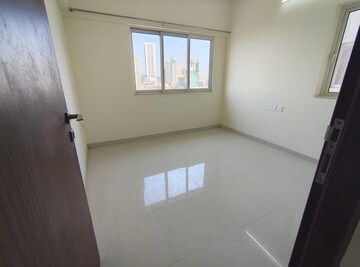 Room in 2 BHK Apartment at Omkar Signet, Malad East – for Rent
