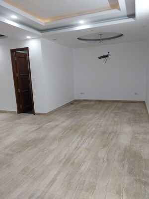 Room in 2 BHK Apartment at Signature Global Prime, Sector 63a – for Rent