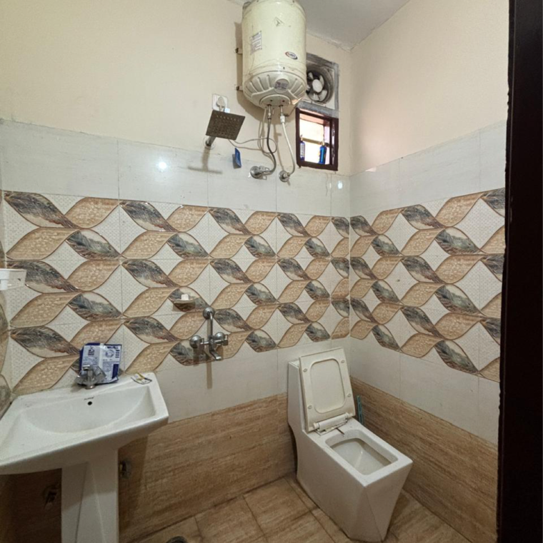 Attached Bathroom, sector 127 1 Bedroom 585 Sq.Ft. Builder Floor In Sector 127 Mohali 9266213