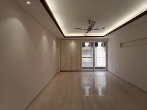 Room in 3 BHK Builder Floor at Greater Kailash ii – for Sale
