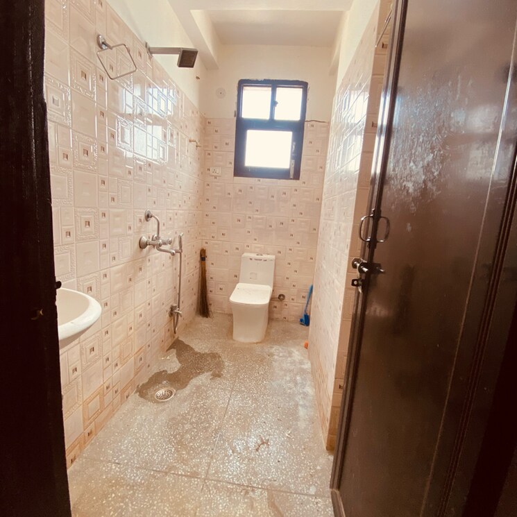 Attached Bathroom, chattarpur 1 Bedroom 650 Sq.Ft. Builder Floor In Chattarpur Delhi 9266313