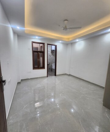 Room in 2 BHK Independent House at Saket – for Sale