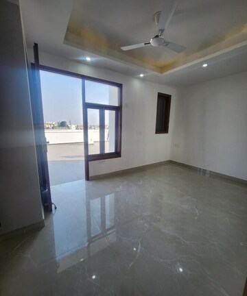 Room in 2 BHK Independent House at Saket – for Sale