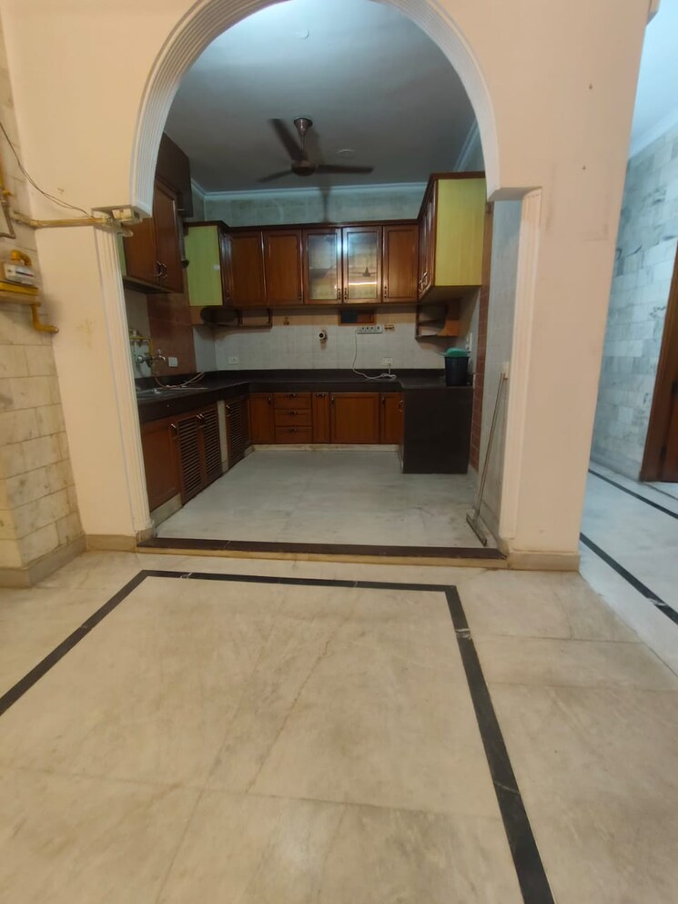 Kitchen, greater kailash ii 3 Bedroom 250 Sq.Yd. Builder Floor In Greater Kailash ii Delhi 9266366
