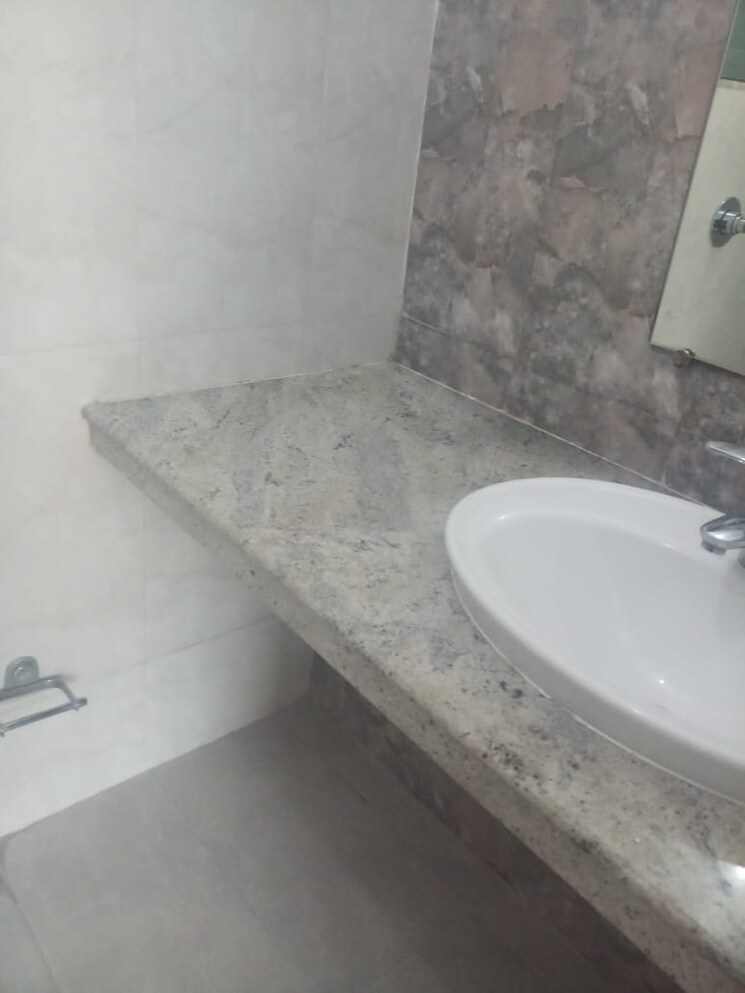Bathroom, nahar-laurel-and-lilac 2 Bedroom 970 Sq.Ft. Apartment In Chandivali Mumbai 9266358