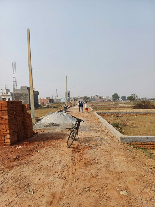 Plot For Sale in Dankaur