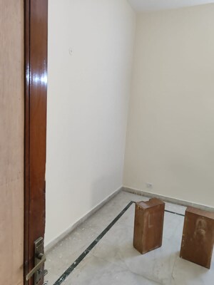 Room in 3 BHK Independent House at RWA Apartments Sector 50, Sector 50 – for Rent