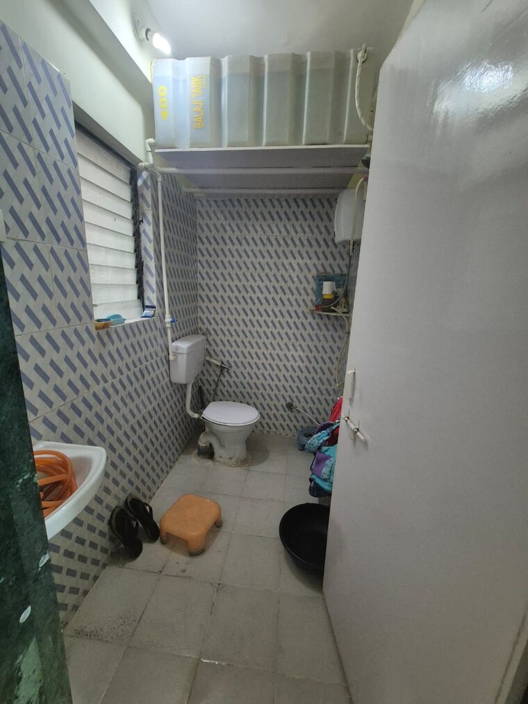 Bathroom, shivane 2 Bedroom 600 Sq.Ft. Apartment In Shivane Pune 9266407