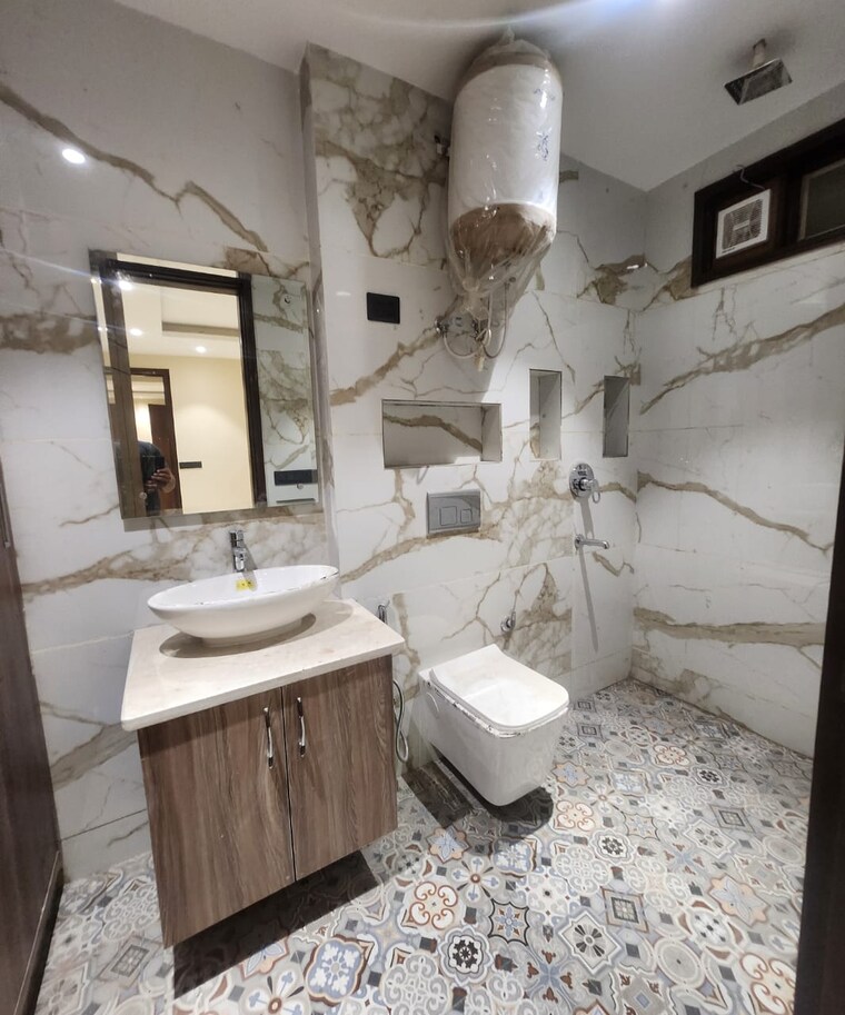 Bathroom, saket 3 Bedroom 150 Sq.Yd. Independent House In Saket Delhi 9266468