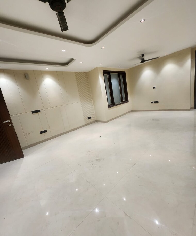 Room, saket 3 Bedroom 150 Sq.Yd. Independent House In Saket Delhi 9266468