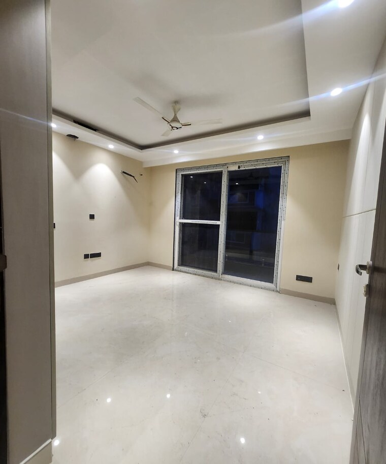 Room, saket 3 Bedroom 150 Sq.Yd. Independent House In Saket Delhi 9266468