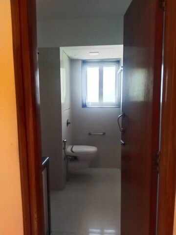 Attached Bathroom in 1 BHK Apartment at Maker Tower, Cuffe Parade – for Sale