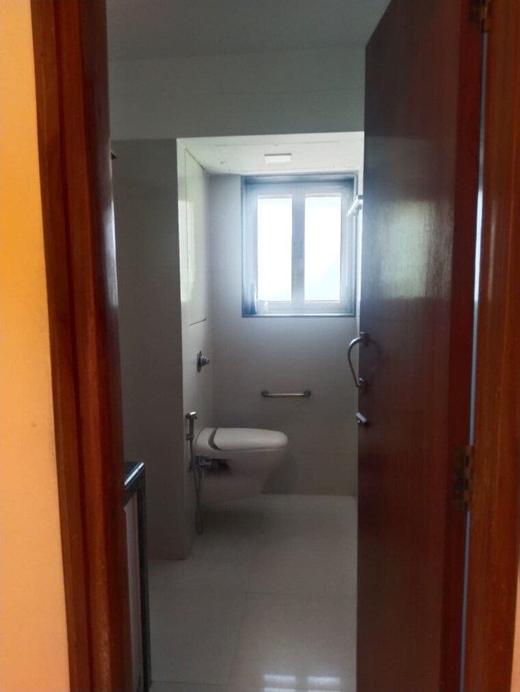 Attached Bathroom, maker-tower 1 Bedroom 625 Sq.Ft. Apartment In Cuffe Parade Mumbai 9266501