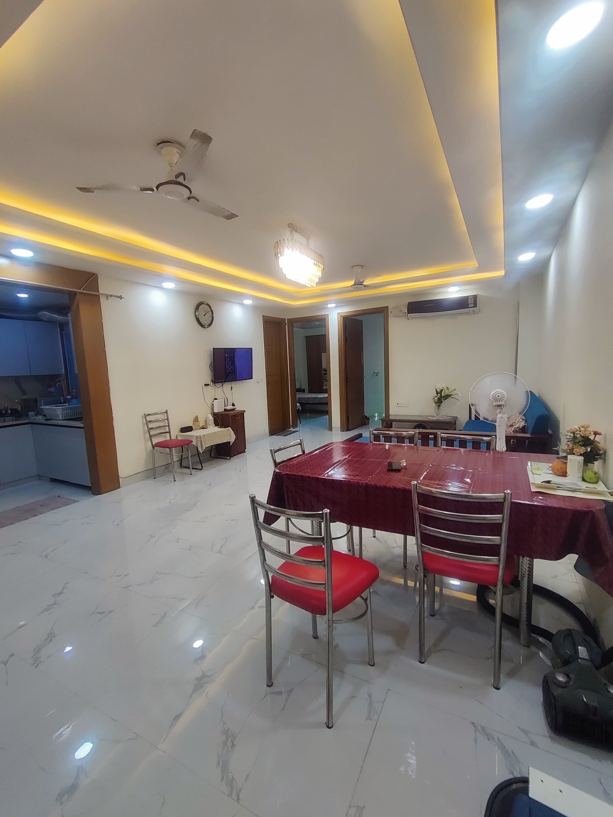 3 BHK + Servant Room Apartment For Rent in Chattarpur