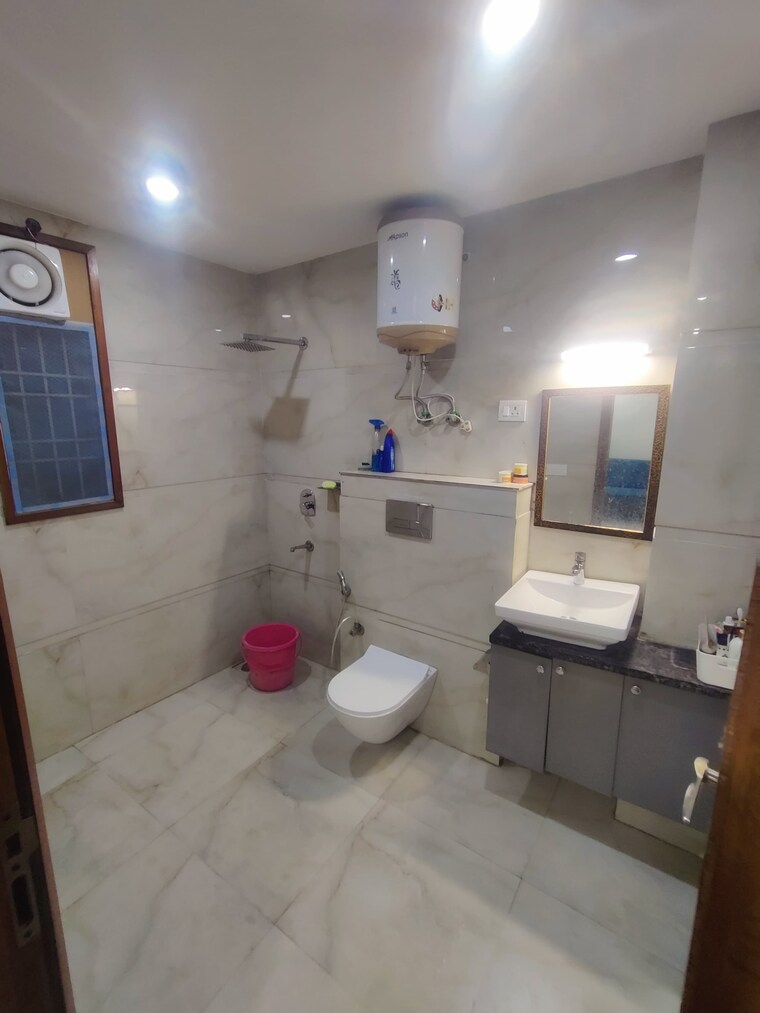Bathroom, chattarpur 3 Bedroom 13000 Sq.Ft. Apartment In Chattarpur Delhi 9266507