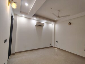 Room in 3 BHK Builder Floor at Chittaranjan Park – for Rent