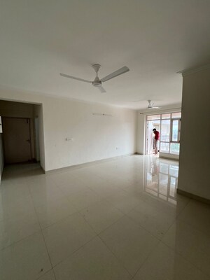 Room in 3 BHK Apartment at Cosmos Express 99, Sector 99 – for Rent