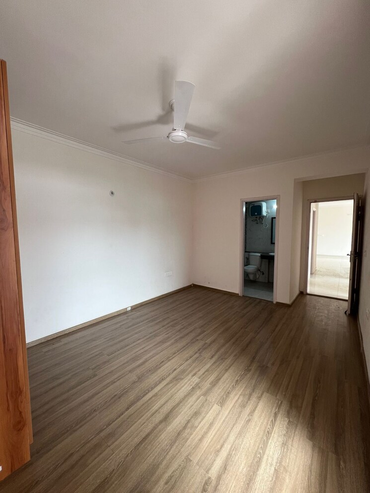 Room, cosmos-express-99 3 Bedroom 1770 Sq.Ft. Apartment In Sector 99 Gurgaon 9266540