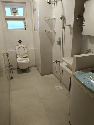 Bathroom in 1 BHK Apartment at Maker Tower, Cuffe Parade – for Sale