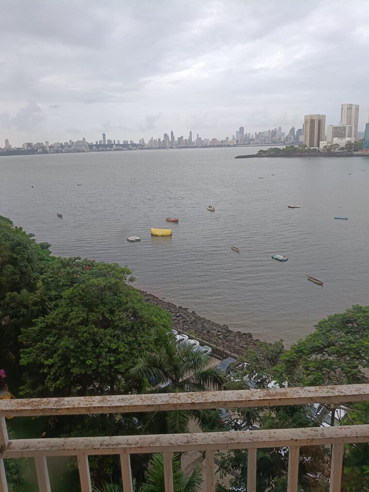 Swimming Pool, maker-tower 1 Bedroom 625 Sq.Ft. Apartment In Cuffe Parade Mumbai 9266536