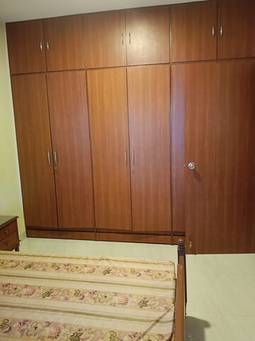 Room in 1 BHK Apartment at Maker Tower, Cuffe Parade – for Sale
