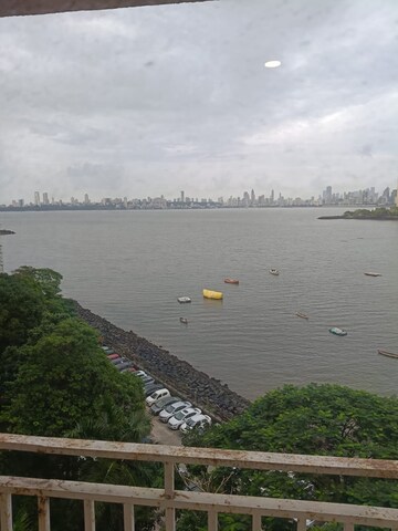 Plot Area in 1 BHK Apartment at Maker Tower, Cuffe Parade – for Sale