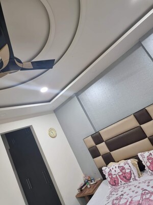 Furnished Amenities in 4 BHK Apartment at Saya Gold Avenue, Vaibhav Khand – for Rent