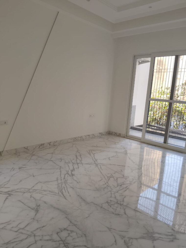 Room, greater kailash i 3 Bedroom 208 Sq.Yd. Builder Floor In Greater Kailash I Delhi 9266599