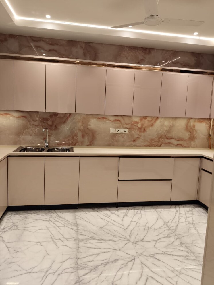 Kitchen, greater kailash i 3 Bedroom 208 Sq.Yd. Builder Floor In Greater Kailash I Delhi 9266599