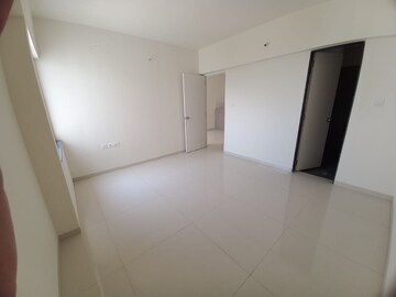 Room in 1 BHK Apartment at Godrej Hillside, Mahalunge – for Rent