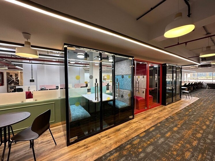  Parking, vijay nagar Commercial Office Space 1850 Sq.Ft. In Vijay Nagar Indore 9266553