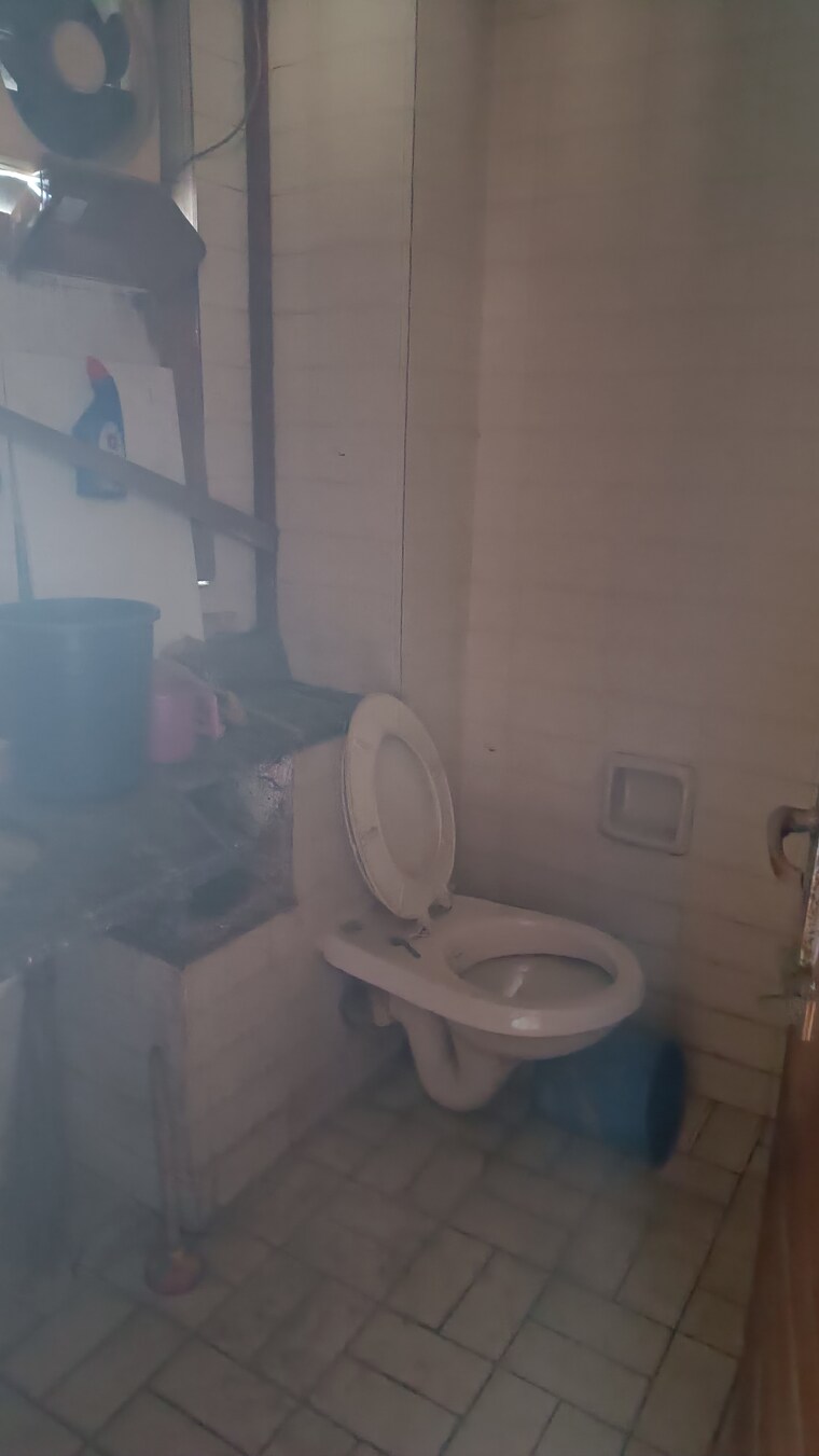 Bathroom, colaba Commercial Office Space 1750 Sq.Ft. In Colaba Mumbai 9266608