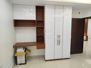 Room in 3 BHK Apartment at Cybercity Marina Skies, Hi Tech City – for Rent