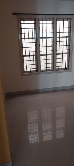 Room in 2 BHK Apartment at Nr Colony – for Rent