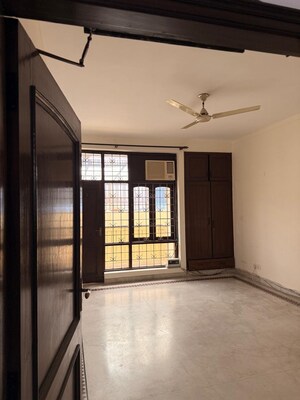 Room in 3 BHK Builder Floor at Gulmohar Park – for Rent