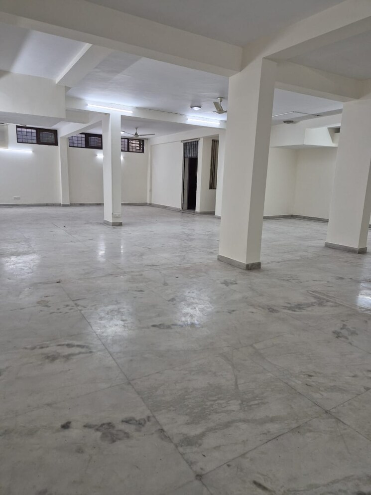 Room, gulmohar park 3 Bedroom 300 Sq.Yd. Builder Floor In Gulmohar Park Delhi 9266684