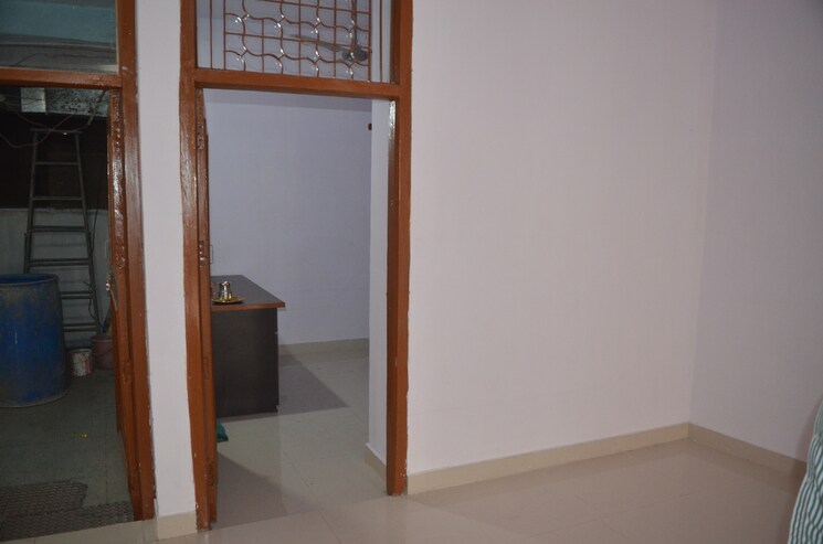 Other, holi gate Commercial Office Space 2500 Sq.Ft. In Holi Gate Mathura 9266711